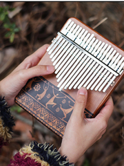 Load image into Gallery viewer, TODO 21 KEYS MAHOGANY WOOD DEMOCRATIC DANCE STYLE KALIMBA拇指琴 - Free Engraving 免费定制雕刻