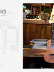 Load image into Gallery viewer, Uma Ukulele 21' Soprano Spruce Solid Top UMA UK06SS