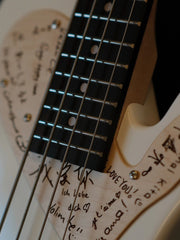 Load image into Gallery viewer, TODO Love Series Mini Bass – 30&quot; Steel-String 4-String Silent Travel Bass for Beginner Girls
