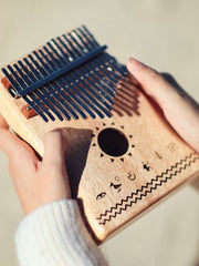 Load image into Gallery viewer, TODO Mahogany Wood Nile Design Kalimba 拇指琴 - Free Engraving 免费定制雕刻
